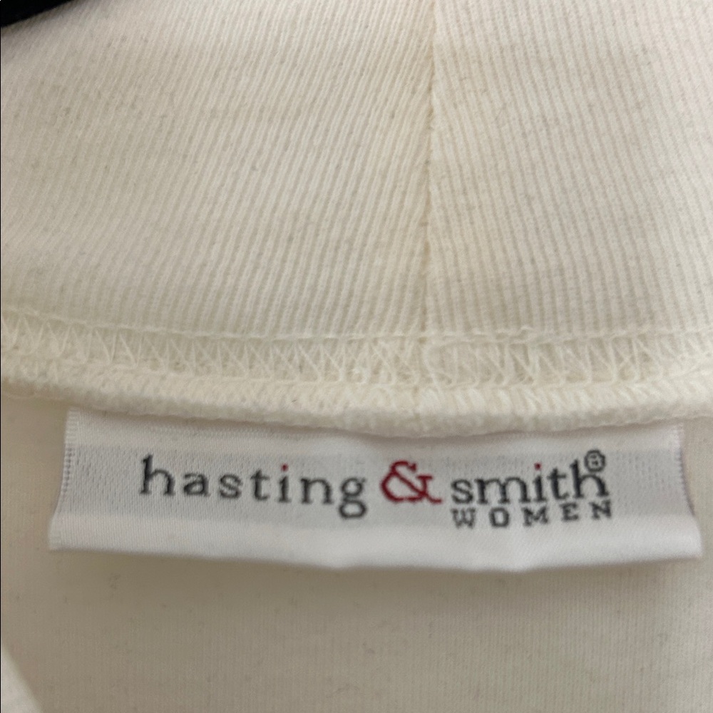 Hasting & Smith Women - Chic Ivory Sleeveless Tank Top - Picture 2 of 4
